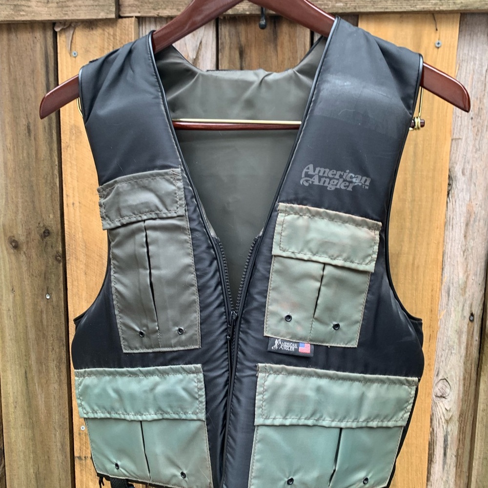 American Angler fishing vest, size L, color: black/army green.